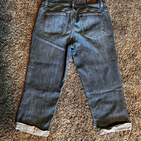 DKNY Blue Denim Capri Jeans - Picture 2 of 5